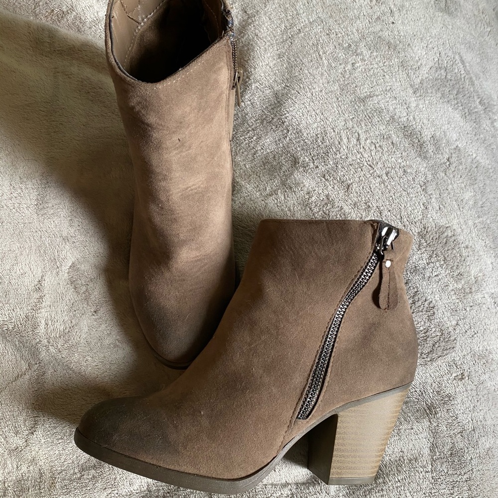 Lexi & Abbie faux suede taupe booties - never worn